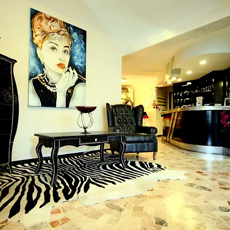 Hollywood Nuova Gestione 2026 Hotel Riccione