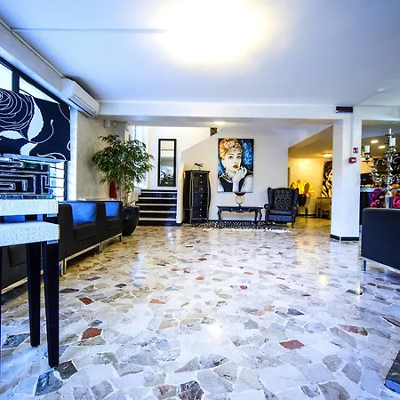 Hollywood Nuova Gestione 2026 Riccione