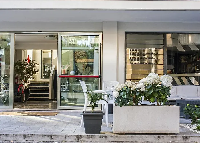 Hotel Hollywood Nuova Gestione 2026