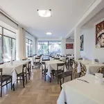 Отель Hotel Hollywood Nuova Gestione 2026 Риччоне