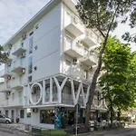 Hotel Hollywood Nuova Gestione 2026 Риччоне
