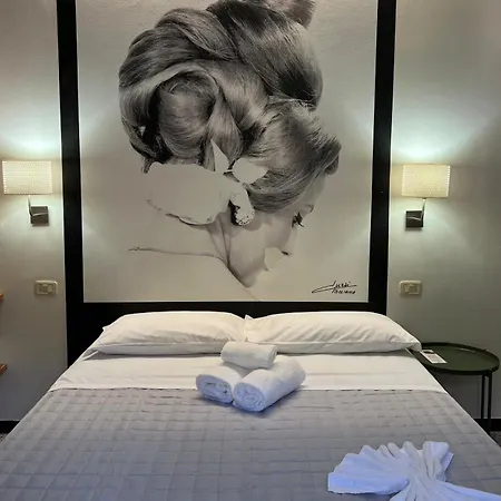 Hollywood Nuova Gestione 2026 Hotel Riccione