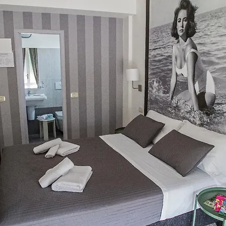 Hollywood ריצ'יונה