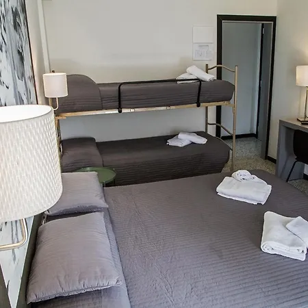 Hotel Hollywood Convenzionato Aquafan