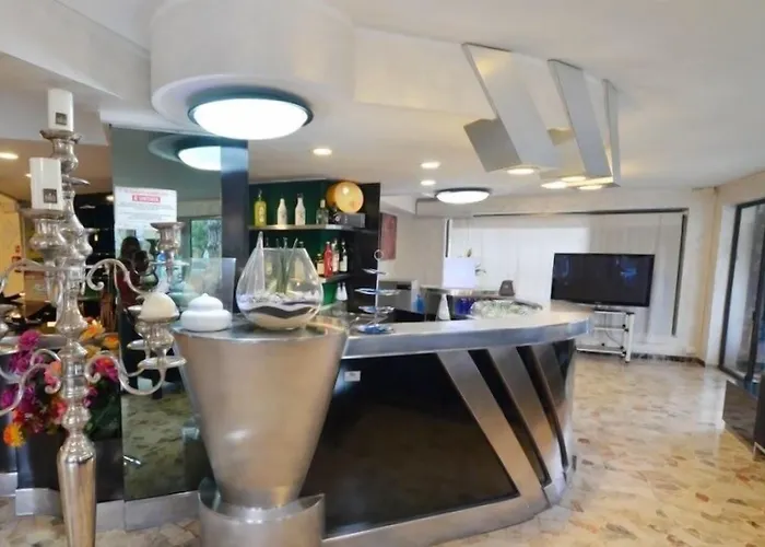 Hotel Hollywood Nuova Gestione 2026 리치오네