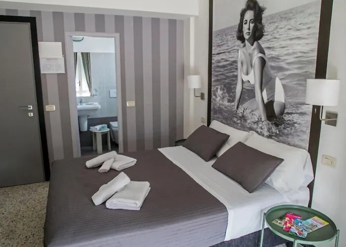 Hotel Hollywood Nuova Gestione 2026 2*