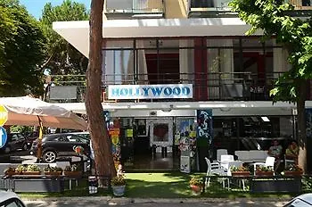 Hollywood מלון 2*