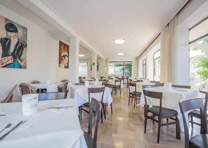 Hotel Hollywood Nuova Gestione 2026 Hotel