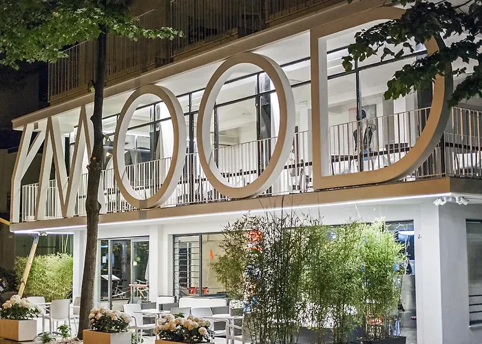 Hotel Hollywood Nuova Gestione 2026 2* 리치오네