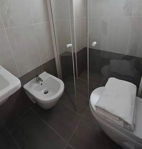 Отель Hollywood 2*