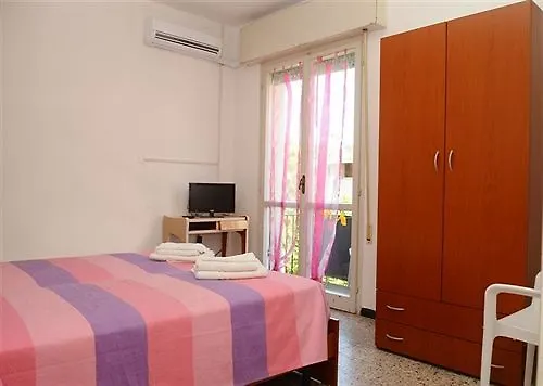 호텔 Hotel Hollywood Nuova Gestione 2026 2*
