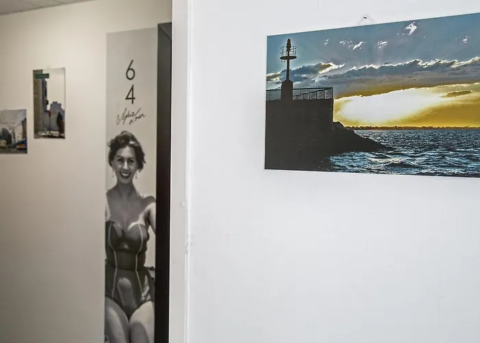 Hollywood Отель Риччоне