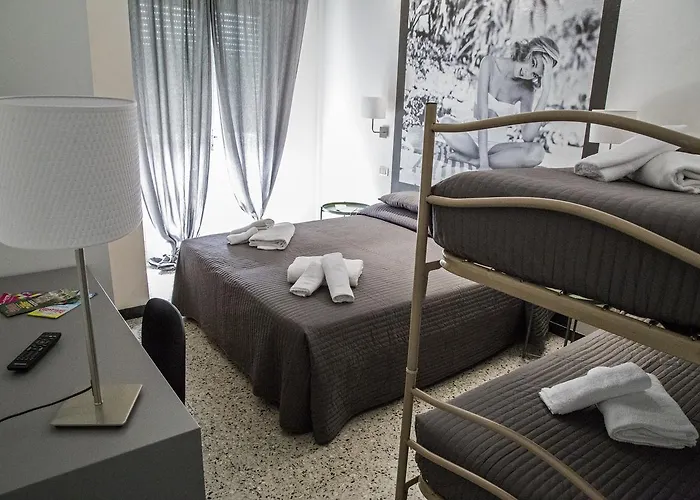 Hotel Hollywood Nuova Gestione 2026 호텔