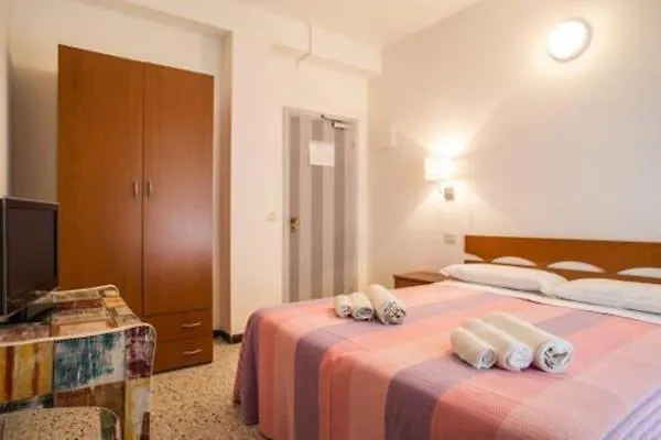 Hotel Hollywood Nuova Gestione 2026 호텔