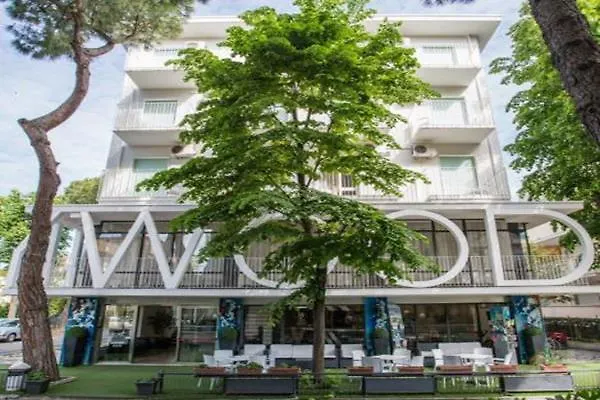 Hotel Hollywood Nuova Gestione 2026 리치오네